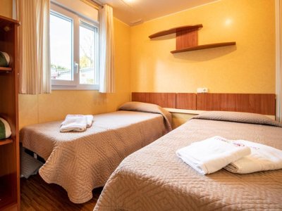 Cliquez pour découvrir toutes les photos de l'HÉBERGEMENT ! mobil-home - Vilanova Park photo 3