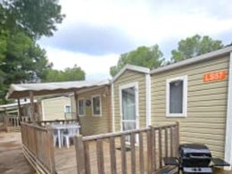 Camping Pas Cher vous présente avec son site Officiel campingpascher.fr, le Camping Vilanova Park classé 4 étoiles, situé sur la commune de Vilanova I La Geltru dans le département Barcelone (Catalogne) en Espagne. Le camping Vilanova Park, vous présente un hébergement de type mobil-home de 32 m² avec climatisation. Le camping Vilanova Park vous propose du sam. 25 avril au sam. 02 mai 2026 pour 7 nuits à 273€. Cette location propose 165 dates différentes pour réserver votre séjour. Découvrez également les 24 autres gammes d'hébergements du camping. Les Avis clients pour le Camping Vilanova Park sont excellents avec une note moyenne de 8 sur 10. Piscine couverte, Piscine extérieure, Animations familiales, Club enfants, Aire de jeux enfants, Centre équestre, Court de tennis, Golf, Ping-pong, Pétanque, Salle de fitness, Terrain de football, Terrain multisports, Trampoline, Bar, Plats à emporter, Restaurant, Snack/Bar,... En savoir plus : cliquez-ICI.