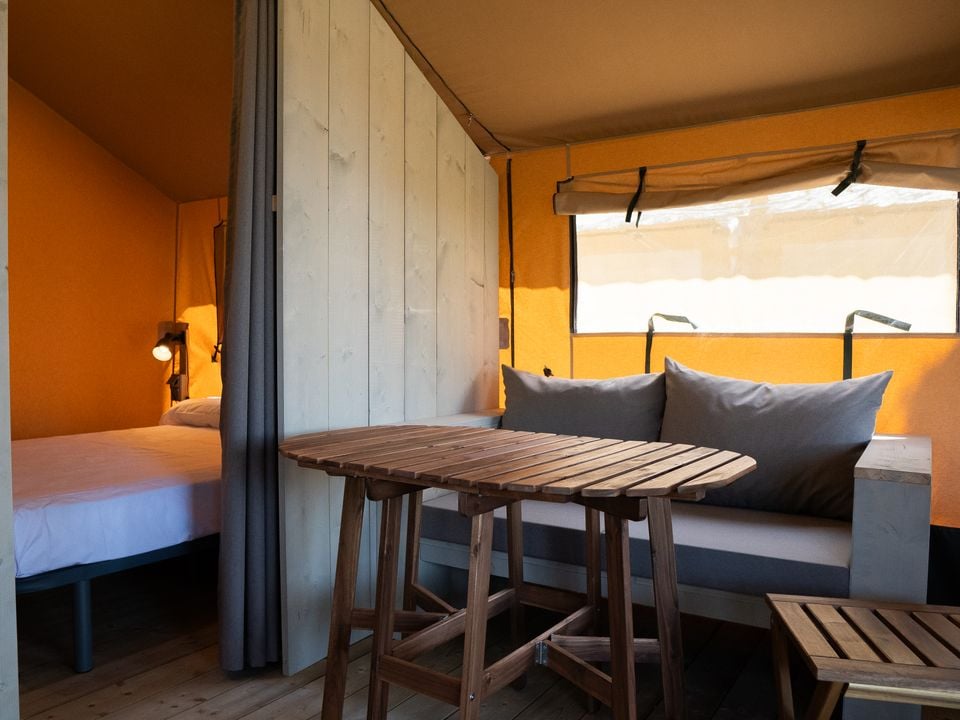 tente toile et bois - établissement Internacional Palamos photo 3