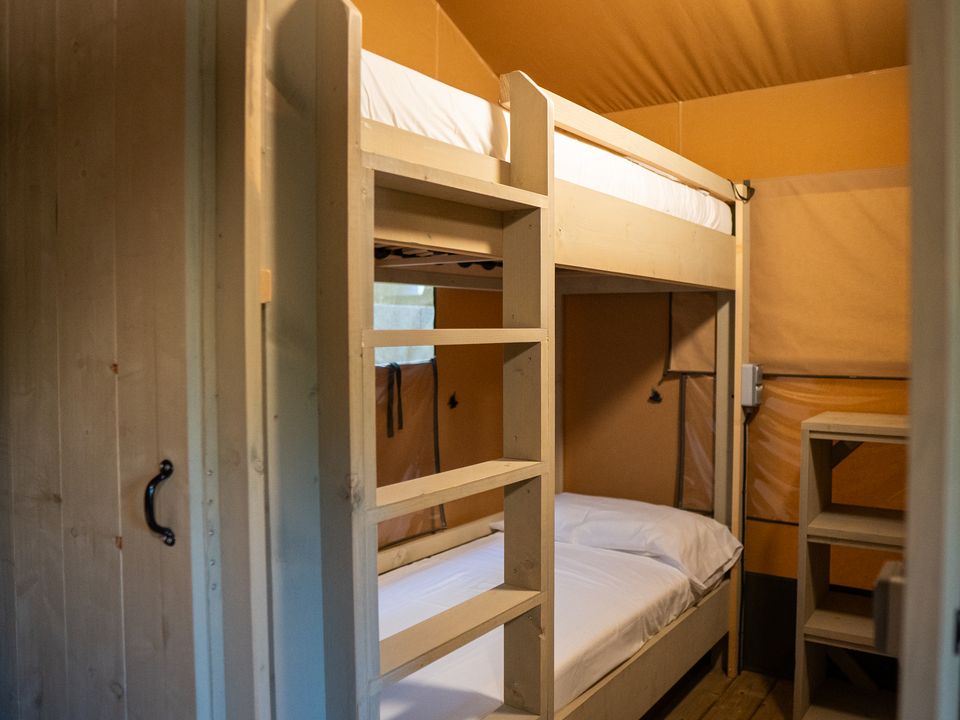 tente toile et bois - établissement Internacional Palamos photo 4