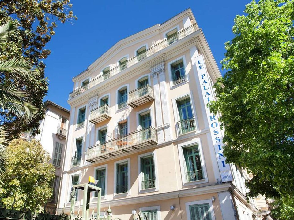 Camping Pas Cher vous présente avec son site Officiel campingpascher.fr, la Résidence Palais Rossini classé 2 étoiles, située sur la commune de Nice dans le département Alpes-maritimes (Provence-alpes-côte D'azur) en France. La résidence Palais Rossini vous propose un hébergement de type appartement de 35 m² (télévision). L'établissement vous propose 3 autres types d'hébergements. Découvrez tous nos séjours à petits prix dans la commune et aux alentours de Nice du département : Alpes-maritimes (Provence-alpes-côte D'azur). Canoë-kayak, Centre équestre, Court de tennis, Golf,... En savoir plus : cliquez-ICI.