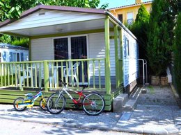 Camping Pas Cher vous présente avec son site Officiel campingpascher.fr, le Camping Mas Patoxas classé 4 étoiles, situé sur la commune de Pals dans le département Gérone (Catalogne) en Espagne. Le camping Mas Patoxas, vous présente un hébergement de type mobil-home de 22 m² et télévision. Le camping Mas Patoxas vous propose du vendredi 27 mars au vendredi 03 avril 2026 pour 7 nuits à 657€. Cette location propose 111 dates différentes pour réserver votre séjour. Découvrez également les 10 autres gammes d'hébergements du camping. Les Avis clients pour le Camping Mas Patoxas sont excellents avec une note moyenne de 8 sur 10. Piscine extérieure, Animations familiales, Club ados, Club enfants, Aire de jeux enfants, Court de padel en extérieur, Golf, Ping-pong, Piscine, Pétanque, Salle de fitness, Terrain de football, Terrain de volley-ball, Bar, Dépôt de pain, Pizzeria, Plats à emporter, Snack/Bar, Épicerie,... En savoir plus : cliquez-ICI.