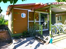 Camping Pas Cher vous présente avec son site Officiel campingpascher.fr, le Camping Mas Patoxas classé 4 étoiles, situé sur la commune de Pals dans le département Gérone (Catalogne) en Espagne. Le camping Mas Patoxas, vous présente un hébergement de type bungalow de 25 m² avec climatisation et télévision. Le camping Mas Patoxas vous propose du vendredi 27 mars au vendredi 03 avril 2026 pour 7 nuits à 727€. Cette location propose 107 dates différentes pour réserver votre séjour. Découvrez également les 10 autres gammes d'hébergements du camping. Les Avis clients pour le Camping Mas Patoxas sont excellents avec une note moyenne de 8 sur 10. Piscine extérieure, Animations familiales, Club ados, Club enfants, Aire de jeux enfants, Court de padel en extérieur, Golf, Ping-pong, Piscine, Pétanque, Salle de fitness, Terrain de football, Terrain de volley-ball, Bar, Dépôt de pain, Pizzeria, Plats à emporter, Snack/Bar, Épicerie,... En savoir plus : cliquez-ICI.