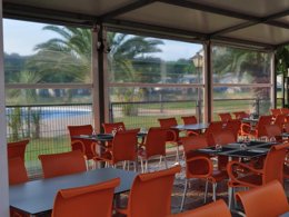 Camping Pas Cher vous présente avec son site Officiel campingpascher.fr, le Camping Mas Patoxas classé 4 étoiles, situé sur la commune de Pals dans le département Gérone (Catalogne) en Espagne. Le camping Mas Patoxas, vous présente un hébergement de type mobil-home de 22 m² et télévision. Le camping Mas Patoxas vous propose du vendredi 27 mars au vendredi 03 avril 2026 pour 7 nuits à 657€. Cette location propose 111 dates différentes pour réserver votre séjour. Découvrez également les 10 autres gammes d'hébergements du camping. Les Avis clients pour le Camping Mas Patoxas sont excellents avec une note moyenne de 8 sur 10. Piscine extérieure, Animations familiales, Club ados, Club enfants, Aire de jeux enfants, Court de padel en extérieur, Golf, Ping-pong, Piscine, Pétanque, Salle de fitness, Terrain de football, Terrain de volley-ball, Bar, Dépôt de pain, Pizzeria, Plats à emporter, Snack/Bar, Épicerie,... En savoir plus : cliquez-ICI.