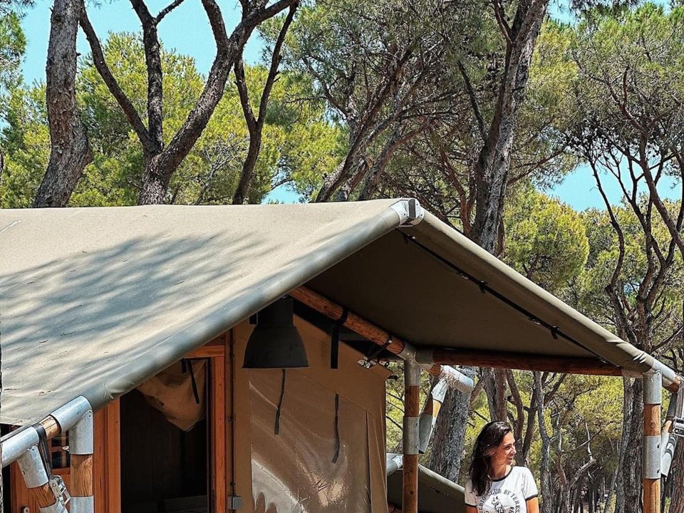 Camping Pas Cher vous présente avec son site Officiel campingpascher.fr, le Établissement Interpals Eco Resort, situé sur la commune de Pals dans le département Gérone (Catalogne) en Espagne. L'établissement Interpals Eco Resort vous propose un hébergement de type tente toile et bois de 20 m². L'établissement vous propose 9 autres types d'hébergements. Découvrez tous nos séjours à petits prix dans la commune et aux alentours de Pals du département : Gérone (Catalogne).... En savoir plus : cliquez-ICI.
