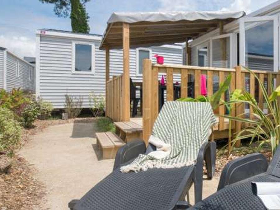 Camping Pas Cher vous présente avec son site Officiel campingpascher.fr, le CampingLes Iles classé 5 étoiles, situé sur la commune de Penestin dans le département Morbihan (Bretagne) en France. Le camping Les Iles vous propose un hébergement de type mobil-home de 27 m² pour 6 personnes (télévision). L'établissement vous propose 9 autres types d'hébergements. Découvrez tous nos séjours à petits prix dans la commune et aux alentours de Penestin du département : Morbihan (Bretagne). Les Avis clients pour le CampingLes Iles sont de 7 sur 10. Mer, Piscine chauffée, Piscine extérieure, Animations familiales, Club enfants, Aire de jeux enfants, Parcours sportif, Ping-pong, Pétanque, Terrain multisports, Bar, Dépôt de pain, Plats à emporter, Restaurant, Snack/Bar, Épicerie,... En savoir plus : cliquez-ICI.
