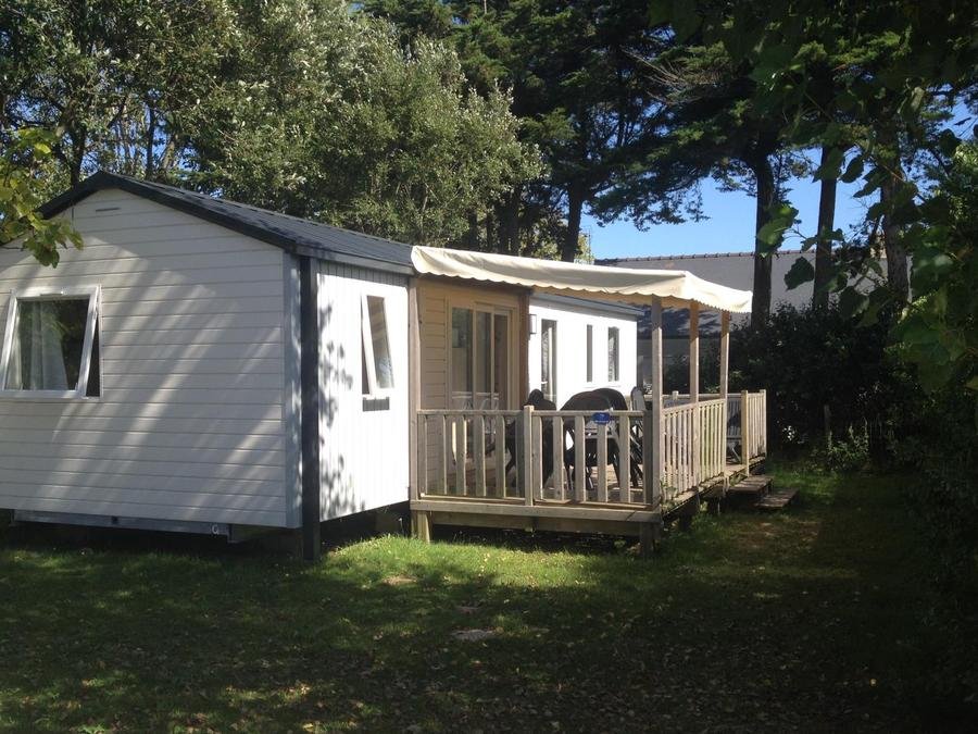 Camping Pas Cher vous présente avec son site Officiel campingpascher.fr, le CampingLes Îles classé 5 étoiles, situé sur la commune de Penestin dans le département Morbihan (Bretagne) en France. Le camping Les Îles vous propose un hébergement de type mobil-home de 40 m² (télévision). L'établissement vous propose 8 autres types d'hébergements. Découvrez tous nos séjours à petits prix dans la commune et aux alentours de Penestin du département : Morbihan (Bretagne). Les Avis clients pour le CampingLes Îles sont de 7 sur 10. Mer, Piscine chauffée, Piscine extérieure, Animations familiales, Club enfants, Aire de jeux enfants, Parcours sportif, Ping-pong, Pétanque, Terrain multisports, Bar, Dépôt de pain, Plats à emporter, Restaurant, Snack/Bar, Épicerie,... En savoir plus : cliquez-ICI.