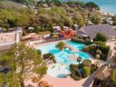 Camping Pas Cher vous présente avec son site Officiel campingpascher.fr, le CampingLes Iles classé 5 étoiles, situé sur la commune de Penestin dans le département Morbihan (Bretagne) en France. Le camping Les Iles vous propose un hébergement de type mobil-home de 27 m² (télévision). L'établissement vous propose 9 autres types d'hébergements. Découvrez tous nos séjours à petits prix dans la commune et aux alentours de Penestin du département : Morbihan (Bretagne). Les Avis clients pour le CampingLes Iles sont de 7 sur 10. Mer, Piscine chauffée, Piscine extérieure, Animations familiales, Club enfants, Aire de jeux enfants, Parcours sportif, Ping-pong, Pétanque, Terrain multisports, Bar, Dépôt de pain, Plats à emporter, Restaurant, Snack/Bar, Épicerie,... En savoir plus : cliquez-ICI.