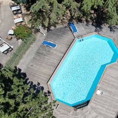 Camping Pas Cher vous présente avec son site Officiel campingpascher.fr, le Établissement Manon, situé sur la commune de Orange dans le département Vaucluse (Provence Alpes Côte D'azur) en France. L'établissement Manon vous propose un hébergement de type mobilhome de 22 m². L'établissement vous propose 4 autres types d'hébergements. Découvrez tous nos séjours à petits prix dans la commune et aux alentours de Orange du département : Vaucluse (Provence Alpes Côte D'azur).... En savoir plus : cliquez-ICI.