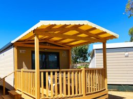 Camping Pas Cher vous présente avec son site Officiel campingpascher.fr, le Camping Capo D'Orso classé 3 étoiles, situé sur la commune de Palau dans le département Olbia-tempio (Sardaigne) en Italie. Le camping Capo D'Orso, vous présente un hébergement de type mobil-home et télévision. Le camping Capo D'Orso vous propose du lundi 06 avril au lundi 13 avril 2026 pour 7 nuits à 813.25€. Cette location propose 121 dates différentes pour réserver votre séjour. Découvrez également les 6 autres gammes d'hébergements du camping. Mer, Piscine extérieure, Animations familiales, Club enfants, Aire de jeux enfants, Canoë-kayak, Court de tennis, Planche à voile, Plongée, Randonnée, Surf, Terrain de beach-volley, Terrain de football, Voile, Bar, Pizzeria, Plats à emporter, Snack/Bar, Supermarché, Épicerie,... En savoir plus : cliquez-ICI.