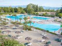Camping Pas Cher vous présente avec son site Officiel campingpascher.fr, le Établissement Bella Italia, situé sur la commune de Peschiera Del Garda dans le département Vérone (Vénétie) en Italie. L'établissement Bella Italia vous propose un hébergement de type mobil-home de 30 m². L'établissement vous propose 9 autres types d'hébergements. Découvrez tous nos séjours à petits prix dans la commune et aux alentours de Peschiera Del Garda du département : Vérone (Vénétie).... En savoir plus : cliquez-ICI.