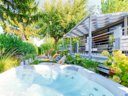 Camping Pas Cher vous présente avec son site Officiel campingpascher.fr, le Camping San Benedetto Relais classé 4 étoiles, situé sur la commune de Peschiera Del Garda dans le département Vérone (Vénétie) en Italie. Le camping San Benedetto Relais vous propose un hébergement de type mobil-home de 32 m² avec climatisation (télévision). L'établissement vous propose 3 autres types d'hébergements. Découvrez tous nos séjours à petits prix dans la commune et aux alentours de Peschiera Del Garda du département : Vérone (Vénétie). Les Avis clients pour le Camping San Benedetto Relais sont de 7 sur 10. Lac, Piscine extérieure, Animations familiales, Club enfants, Aire de jeux enfants, Canoë-kayak, Ping-pong, Pétanque, Terrain de football, Terrain multisports, Bar, Pizzeria, Restaurant, Snack/Bar,... En savoir plus : cliquez-ICI.