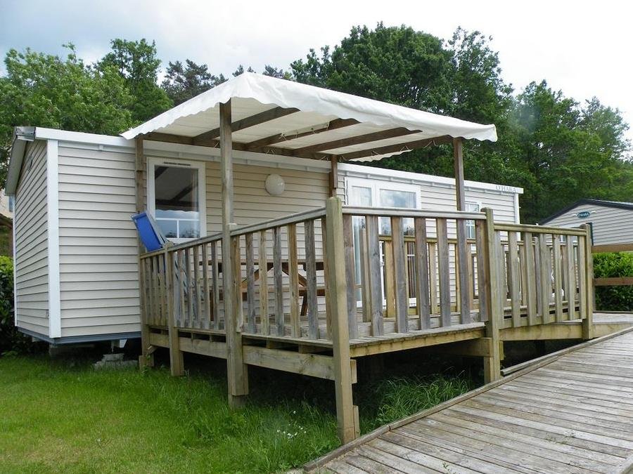 Camping Pas Cher vous présente avec son site Officiel campingpascher.fr, le Camping Noix De Pecan'y classé 3 étoiles, situé sur la commune de Paleyrac dans le département Dordogne (Aquitaine) en France. Le camping Noix De Pecan'y vous propose un hébergement de type mobil-home de 32 m² pour 6 personnes (télévision). L'établissement vous propose 14 autres types d'hébergements. Découvrez tous nos séjours à petits prix dans la commune et aux alentours de Paleyrac du département : Dordogne (Aquitaine). Les Avis clients pour le Camping Noix De Pecan'y sont de 7 sur 10. Piscine couverte, Animations familiales, Aire de jeux enfants, Baby-foot, Canoë-kayak, Centre équestre, Court de tennis, Golf, Ping-pong, Piscine, Pétanque, Randonnée, Salle de jeux vidéo, Terrain de badminton, Terrain de volley-ball, Dépôt de pain, Épicerie,... En savoir plus : cliquez-ICI.