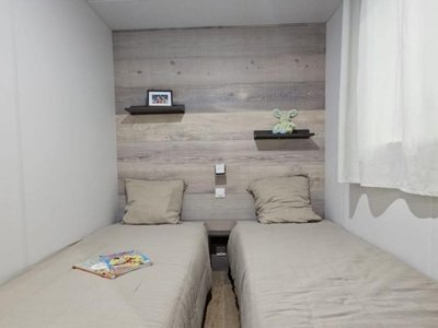 Cliquez pour découvrir toutes les photos de l'HÉBERGEMENT ! chambre - Portes D'Ariège photo 4