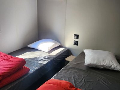 Cliquez pour découvrir toutes les photos de l'HÉBERGEMENT ! mobil-home - Le Moulin photo 4