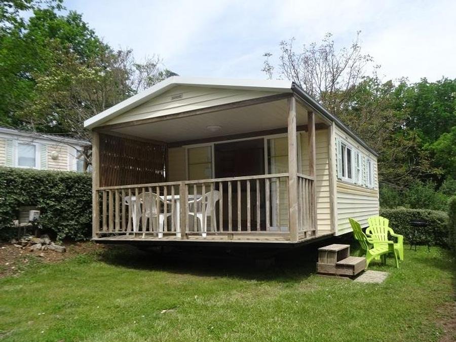 Camping Pas Cher vous présente avec son site Officiel campingpascher.fr, le Camping Le Picouty classé 3 étoiles, situé sur la commune de Payrac dans le département Lot (Midi Pyrénées) en France. Le camping Le Picouty, vous présente un hébergement de type mobil-home de 23 m² pour 4 personnes. Le camping Le Picouty vous propose du vendredi 05 juin au vendredi 12 juin 2026 avec un DÉPART DEMAIN pour 7 nuits à 275€. Cette location propose 24 dates différentes pour réserver votre séjour. Découvrez également les 7 autres gammes d'hébergements du camping. Les Avis clients pour le Camping Le Picouty sont excellents avec une note moyenne de 9 sur 10. Piscine chauffée, Piscine extérieure, Animation enfants, Animations familiales, Club enfants, Baby-foot, Canoë-kayak, Centre équestre, Court de tennis, Cyclisme, Ping-pong, Pétanque, Randonnée, Salle de jeux vidéo, Bar, Boulangerie, Bureau de tabac, Dépôt de pain, Plats à emporter, Snack/Bar, Épicerie,... En savoir plus : cliquez-ICI.