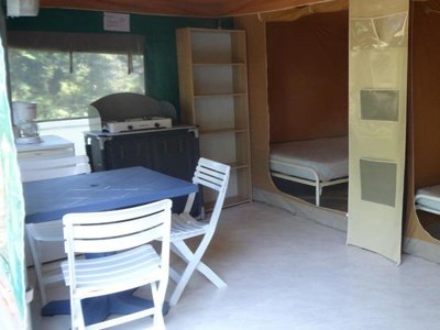 Cliquez pour découvrir toutes les photos de l'HÉBERGEMENT ! bungalow toilé - Le Picouty photo 2