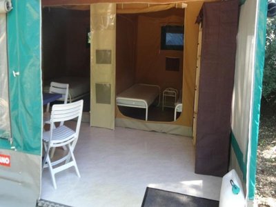 Cliquez pour découvrir toutes les photos de l'HÉBERGEMENT ! bungalow toilé - Le Picouty photo 3
