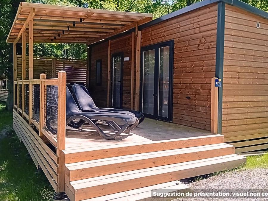 Camping Pas Cher vous présente avec son site Officiel campingpascher.fr, le Camping FLOWER Le Port De La Chaîne classé 4 étoiles, situé sur la commune de Pleubian dans le département Côtes-d'armor (Bretagne) en France. Le camping FLOWER Le Port De La Chaîne, vous présente un hébergement de type mobil-home de 29 m² avec climatisation et télévision. Le camping FLOWER Le Port De La Chaîne vous propose du sam. 04 juillet au sam. 11 juillet 2026, en promotion à -8% pour 7 nuits à 1163 € au lieu de 1267,5 € soit une Économie de 104,50 €. Cette location propose 2 dates différentes pour réserver votre séjour. Découvrez également les 6 autres gammes d'hébergements du camping. Les Avis clients pour le Camping FLOWER Le Port De La Chaîne sont de 7 sur 10. Mer, Piscine couverte, Piscine extérieure, Animation ados, Animations familiales, Club enfants, Aire de jeux enfants, Canoë-kayak, Centre équestre, Cyclisme, Golf, Paddle, Ping-pong, Planche à voile, Pétanque, Structure gonflable enfants, Bar, Snack/Bar,... En savoir plus : cliquez-ICI.
