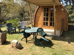 Camping Pas Cher vous présente avec son site Officiel campingpascher.fr, le Camping West classé 3 étoiles, situé sur la commune de Perros Guirec dans le département Côtes-d'armor (Bretagne) en France. Le camping West, vous présente un hébergement de type bungalow de 12 m² pour 2 personnes et télévision. Le camping West vous propose du sam. 28 mars au sam. 04 avril 2026 pour 7 nuits à 337€. Cette location propose 198 dates différentes pour réserver votre séjour. Découvrez également les 19 autres gammes d'hébergements du camping. Les Avis clients pour le Camping West sont excellents avec une note moyenne de 8 sur 10. Piscine chauffée, Piscine extérieure, Aire de jeux enfants, Baby-foot, Canoë-kayak, Centre équestre, Court de tennis, Ping-pong, Piscine, Plongée, Pétanque, Randonnée, Terrain multisports, Voile, Dépôt de pain, Food truck, Plats à emporter, Épicerie,... En savoir plus : cliquez-ICI.