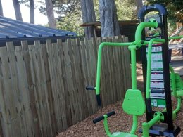 Camping Pas Cher vous présente avec son site Officiel campingpascher.fr, le Camping West classé 3 étoiles, situé sur la commune de Perros Guirec dans le département Côtes-d'armor (Bretagne) en France. Le camping West, vous présente un hébergement de type chalet de 16 m² pour 2 personnes et télévision. Le camping West vous propose du sam. 28 mars au sam. 04 avril 2026 pour 7 nuits à 337€. Cette location propose 212 dates différentes pour réserver votre séjour. Découvrez également les 19 autres gammes d'hébergements du camping. Les Avis clients pour le Camping West sont excellents avec une note moyenne de 8 sur 10. Piscine chauffée, Piscine extérieure, Aire de jeux enfants, Baby-foot, Canoë-kayak, Centre équestre, Court de tennis, Ping-pong, Piscine, Plongée, Pétanque, Randonnée, Terrain multisports, Voile, Dépôt de pain, Food truck, Plats à emporter, Épicerie,... En savoir plus : cliquez-ICI.