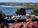 Camping Pas Cher vous présente avec son site Officiel campingpascher.fr, le Camping Pors Ar Vag, situé sur la commune de Plomodiern dans le département Finistère (Bretagne) en France. Le camping Pors Ar Vag vous propose un hébergement de type mobil-home de 30 m². L'établissement vous propose 4 autres types d'hébergements. Découvrez tous nos séjours à petits prix dans la commune et aux alentours de Plomodiern du département : Finistère (Bretagne). Les Avis clients pour le Camping Pors Ar Vag sont excellents avec une note moyenne de 8 sur 10. Mer, Aire de jeux enfants, Ping-pong, Plongée, Pétanque, Randonnée, Salle de jeux vidéo, Structure gonflable enfants, Surf, Dépôt de pain, Plats à emporter, Épicerie,... En savoir plus : cliquez-ICI.