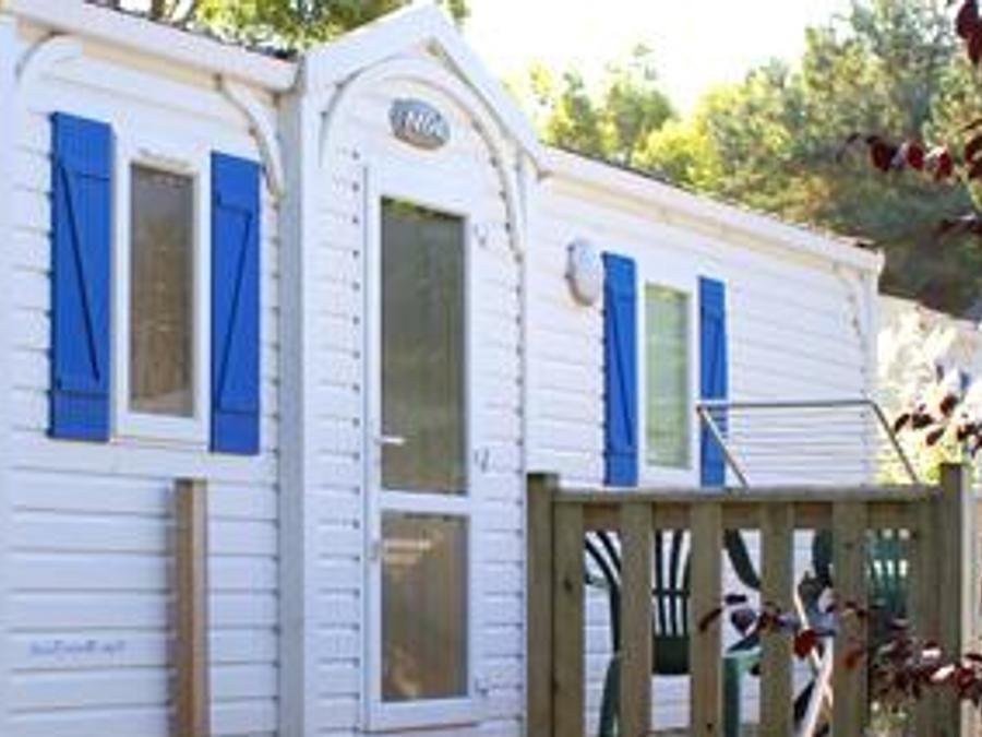 Camping Pas Cher vous présente avec son site Officiel campingpascher.fr, le Camping Baie De Terenez classé 3 étoiles, situé sur la commune de Plouezoch dans le département Finistère (Bretagne) en France. Le camping Baie De Terenez, vous présente un hébergement de type mobil-home de 30 m². Le camping Baie De Terenez vous propose du vendredi 12 juin au vendredi 19 juin 2026 pour 7 nuits à 513.6€. Cette location propose 23 dates différentes pour réserver votre séjour. Découvrez également les 12 autres gammes d'hébergements du camping. Les Avis clients pour le Camping Baie De Terenez sont excellents avec une note moyenne de 8 sur 10. Piscine chauffée, Piscine extérieure, Aire de jeux enfants, Ping-pong, Piscine, Pétanque, Structure gonflable enfants, Bar, Dépôt de pain, Plats à emporter, Épicerie,... En savoir plus : cliquez-ICI.