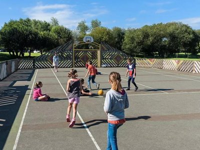 Cliquez pour découvrir toutes les photos de l'ÉTABLISSEMENT ! camping Le Domaine De Mesqueau photo 23
