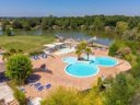 Camping Pas Cher vous présente avec son site Officiel campingpascher.fr, le Établissement Les Bois Du Bardelet, situé sur la commune de Gien dans le département Loiret (Centre) en France. L'établissement Les Bois Du Bardelet vous propose un hébergement de type mobil-home de 30 m². L'établissement vous propose 11 autres types d'hébergements. Découvrez tous nos séjours à petits prix dans la commune et aux alentours de Gien du département : Loiret (Centre).... En savoir plus : cliquez-ICI.