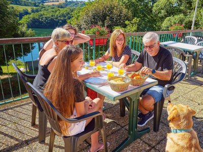 Cliquez pour découvrir toutes les photos de l'ÉTABLISSEMENT ! établissement Les Terrasses Du Lac photo 11