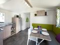Cliquez pour découvrir toutes les photos de l'HÉBERGEMENT ! mobil-home - établissement Les Terrasses Du Lac photo 2