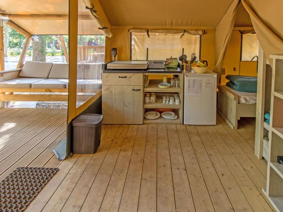 Cliquez pour découvrir toutes les photos de l'HÉBERGEMENT ! tente toile et bois - Bijela Uvala photo 2