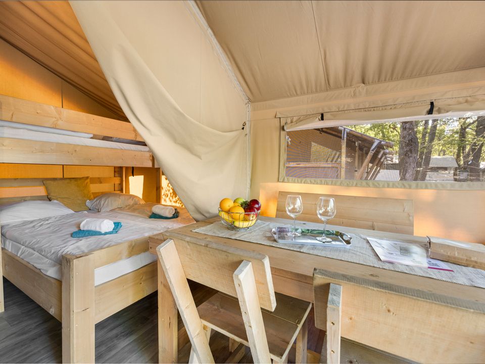 Cliquez pour découvrir toutes les photos de l'HÉBERGEMENT ! tente toile et bois - Bijela Uvala photo 2