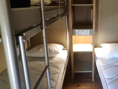 Cliquez pour découvrir toutes les photos de l'HÉBERGEMENT ! tente en toile et bois - De La Mer photo 7