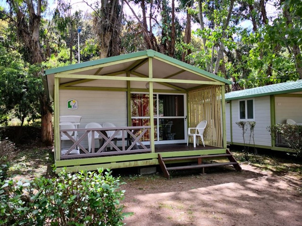 Camping Pas Cher vous présente avec son site Officiel campingpascher.fr, le Camping Benista classé 4 étoiles, situé sur la commune de Porticcio dans le département Corse Du Sud (Corse) en France. Le camping Benista vous propose un hébergement de type bungalow de 25 m² pour 2 personnes. L'établissement vous propose 9 autres types d'hébergements. Découvrez tous nos séjours à petits prix dans la commune et aux alentours de Porticcio du département : Corse Du Sud (Corse). Les Avis clients pour le Camping Benista sont de 7 sur 10. MerRivière, Piscine extérieure, Animations familiales, Aire de jeux enfants, Canoë-kayak, Centre équestre, Court de tennis, Cyclisme, Golf, Parcours sportif, Ping-pong, Plongée, Pétanque, Randonnée, Terrain de volley-ball,... En savoir plus : cliquez-ICI.