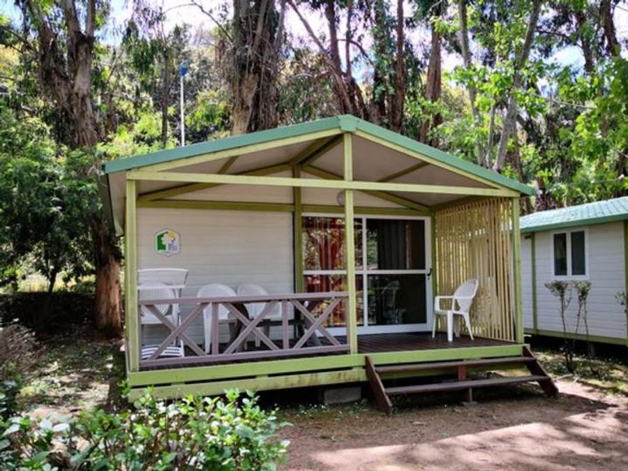 Camping Pas Cher vous présente avec son site Officiel campingpascher.fr, le Camping Benista classé 4 étoiles, situé sur la commune de Porticcio dans le département Corse Du Sud (Corse) en France. Le camping Benista vous propose un hébergement de type bungalow de 25 m² pour 2 personnes. L'établissement vous propose 12 autres types d'hébergements. Découvrez tous nos séjours à petits prix dans la commune et aux alentours de Porticcio du département : Corse Du Sud (Corse). Les Avis clients pour le Camping Benista sont de 7 sur 10. MerRivière, Piscine extérieure, Animations familiales, Aire de jeux enfants, Canoë-kayak, Centre équestre, Court de tennis, Cyclisme, Golf, Parcours sportif, Ping-pong, Plongée, Pétanque, Randonnée, Terrain de volley-ball,... En savoir plus : cliquez-ICI.