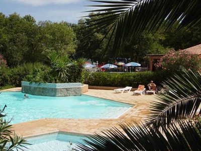 Cliquez pour découvrir toutes les photos de l'ÉTABLISSEMENT ! camping Benista photo 2