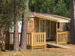 Camping Pas Cher vous présente avec son site Officiel campingpascher.fr, le Camping Campo Di Mare classé 3 étoiles, situé sur la commune de Porto-vecchio dans le département Corse Du Sud (Corse) en France. Le camping Campo Di Mare, vous présente un hébergement de type mobil-home de 33 m² avec climatisation et télévision. Le camping Campo Di Mare vous proposeun séjour PAS CHER avec une REMISEdu sam. 04 avril au sam. 11 avril 2026, en promotion à -35% pour 7 nuits à 489 € au lieu de 752,31 € soit une Économie de 263,31 €. Cette location propose 18 dates différentes pour réserver votre séjour. Découvrez également les 3 autres gammes d'hébergements du camping. Les Avis clients pour le Camping Campo Di Mare sont excellents avec une note moyenne de 8 sur 10. Mer, Piscine chauffée, Piscine extérieure, Aire de jeux enfants, Baby-foot, Ping-pong, Pétanque, Salle de jeux vidéo, Structure gonflable enfants, Bar, Dépôt de pain, Plats à emporter, Snack/Bar,... En savoir plus : cliquez-ICI.