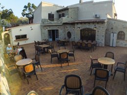 Camping Pas Cher vous présente avec son site Officiel campingpascher.fr, le Camping Tikiti classé 3 étoiles, situé sur la commune de Propriano dans le département Corse Du Sud (Corse) en France. Le camping Tikiti, vous présente un hébergement de type chalet de 24 m² pour 2 personnes avec climatisation. Le camping Tikiti vous propose du jeudi 30 avril au jeudi 07 mai 2026, en promotion à -7% pour 7 nuits à 357,50 € au lieu de 384,5 € soit une Économie de 27 €. Cette location propose 150 dates différentes pour réserver votre séjour. Découvrez également les 3 autres gammes d'hébergements du camping. Les Avis clients pour le Camping Tikiti sont excellents avec une note moyenne de 8 sur 10. Piscine extérieure, Aire de jeux enfants, Baby-foot, Parcours sportif, Dépôt de pain, Snack/Bar, Épicerie,... En savoir plus : cliquez-ICI.