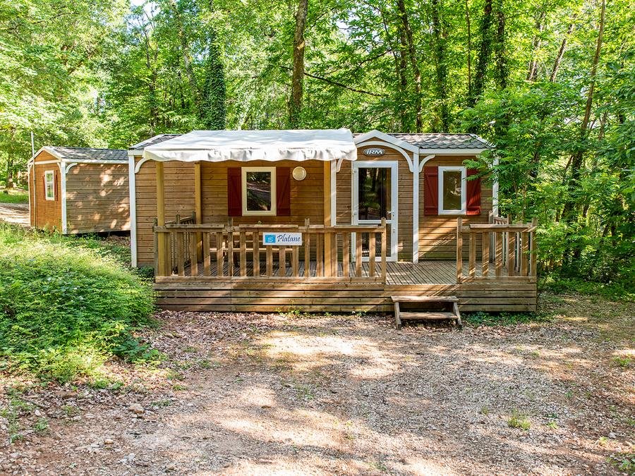Camping Pas Cher vous présente avec son site Officiel campingpascher.fr, le Camping Village Club L'Evasion classé 4 étoiles, situé sur la commune de Puy L'eveque dans le département Lot (Midi Pyrénées) en France. Le camping Village Club L'Evasion vous propose un hébergement de type mobil-home de 43 m². L'établissement vous propose 14 autres types d'hébergements. Découvrez tous nos séjours à petits prix dans la commune et aux alentours de Puy L'eveque du département : Lot (Midi Pyrénées). Les Avis clients pour le Camping Village Club L'Evasion sont excellents avec une note moyenne de 8 sur 10. Piscine chauffée, Piscine extérieure, Animations familiales, Club enfants, Aire de jeux enfants, Court de tennis, Cyclisme, Ping-pong, Pétanque, Randonnée, Terrain multisports, Bar, Dépôt de pain, Pizzeria, Plats à emporter, Restaurant, Épicerie,... En savoir plus : cliquez-ICI.