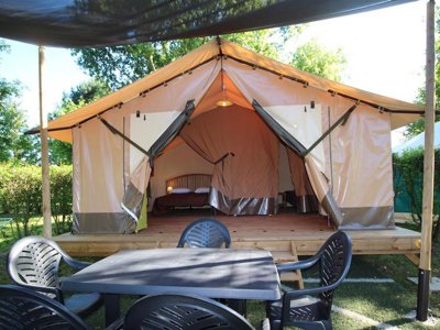 Cliquez pour découvrir toutes les photos de l'HÉBERGEMENT ! tente en toile et bois - La Sole photo 2