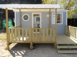 Camping Pas Cher vous présente avec son site Officiel campingpascher.fr, le Camping Flower Le Bois D'Amour classé 4 étoiles, situé sur la commune de Quiberon dans le département Morbihan (Bretagne) en France. Le camping Flower Le Bois D'Amour, vous présente un hébergement de type mobil-home de 18 m² et télévision. Le camping Flower Le Bois D'Amour vous propose du sam. 26 septembre au sam. 03 octobre 2026 pour 7 nuits à 362€. Cette location propose 152 dates différentes pour réserver votre séjour. Découvrez également les 12 autres gammes d'hébergements du camping. Les Avis clients pour le Camping Flower Le Bois D'Amour sont de 7 sur 10. Piscine chauffée, Piscine couverte, Animations familiales, Club enfants, Aire de jeux enfants, Canoë-kayak, Centre équestre, Cyclisme, Golf, Paddle, Parcours sportif, Ping-pong, Pétanque, Randonnée, Salle de jeux vidéo, Structure gonflable enfants, Terrain de beach-volley, Voile, Bar, Créperie, Dépôt de pain, Pizzeria, Plats à emporter, Snack/Bar, Épicerie,... En savoir plus : cliquez-ICI.