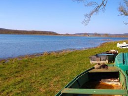 Camping Pas Cher vous présente avec son site Officiel campingpascher.fr, le Camping Vert Auxois classé 3 étoiles, situé sur la commune de Pouilly En Auxois dans le département Côte-d'or (Bourgogne) en France. Le camping Vert Auxois, vous présente un hébergement de type bungalow de 32 m² pour 7 personnes avec climatisation et télévision. Le camping Vert Auxois vous propose du vendredi 03 avril au vendredi 10 avril 2026 pour 7 nuits à 714€. Cette location propose 101 dates différentes pour réserver votre séjour. Découvrez également les 4 autres gammes d'hébergements du camping. Les Avis clients pour le Camping Vert Auxois sont excellents avec une note moyenne de 8 sur 10. LacRivière, Piscine extérieure, Aire de jeux enfants, Canoë-kayak, Centre équestre, Golf, Paddle, Ping-pong, Pédalo, Pétanque, Randonnée, Terrain de badminton, Terrain multisports, Voile, Bar, Boulangerie, Brasserie, Bureau de tabac, Dépôt de pain, Plats à emporter, Restaurant, Station-service, Supermarché, Épicerie,... En savoir plus : cliquez-ICI.