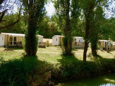 camping Domaine Du Lac De Néguenou photo 2
