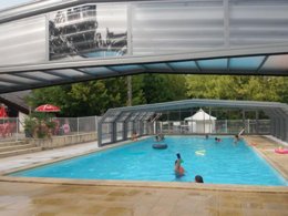 Camping Pas Cher vous présente avec son site Officiel campingpascher.fr, le Camping Domaine Du Lac De Néguenou classé 3 étoiles, situé sur la commune de Prayssas dans le département Lot-et-garonne (Aquitaine) en France. Le camping Domaine Du Lac De Néguenou vous propose un hébergement de type mobil-home de 19 m² pour 1 personne (télévision). Cet hébergement propose plus de 92 dates différentes pour réserver ! Pour dévouvrir la période la moins chère, consultez la rubrique 'Tarifs' et sélectionnez votre mois de départ. L'établissement vous propose 6 autres types d'hébergements. Découvrez tous nos séjours à petits prix dans la commune et aux alentours de Prayssas du département : Lot-et-garonne (Aquitaine). Les Avis clients pour le Camping Domaine Du Lac De Néguenou sont excellents avec une note moyenne de 8 sur 10. Lac, Piscine couverte, Piscine extérieure, Aire de jeux enfants, Baby-foot, Canoë-kayak, Court de tennis, Paddle, Parcours sportif, Ping-pong, Piscine, Pédalo, Pétanque, Structure gonflable enfants, Terrain multisports, Trampoline, Bar, Dépôt de pain, Plats à emporter, Snack/Bar,... En savoir plus : cliquez-ICI.