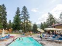 Camping Pas Cher vous présente avec son site Officiel campingpascher.fr, le Camping Club Del Sole Val Di Fiemme Easy Village, situé sur la commune de Predazzo dans le département Trente (Trentin Tyrol Du Sud) en Italie. Le camping Club Del Sole Val Di Fiemme Easy Village vous propose un hébergement de type mobil-home de 33 m² avec climatisation (télévision). L'établissement vous propose 6 autres types d'hébergements. Découvrez tous nos séjours à petits prix dans la commune et aux alentours de Predazzo du département : Trente (Trentin Tyrol Du Sud). Piscine chauffée, Piscine extérieure, Aire de jeux enfants, Terrain multisports, Bar, Pizzeria, Restaurant,... En savoir plus : cliquez-ICI.