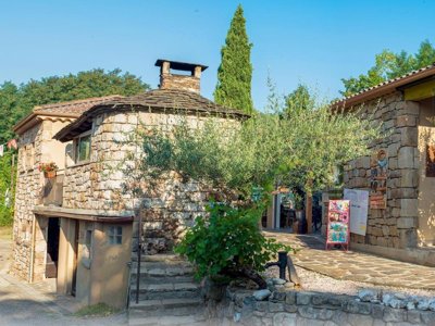 Cliquez pour découvrir toutes les photos de l'ÉTABLISSEMENT ! camping Ushuaïa Village Les Cruses photo 13