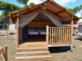 Cliquez pour découvrir toutes les photos de l'HÉBERGEMENT ! tente en toile et bois - camping Principina photo 2