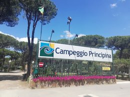Camping Pas Cher vous présente avec son site Officiel campingpascher.fr, le Camping Principina classé 2 étoiles, situé sur la commune de Principina A Mare dans le département Grosseto (Toscane) en Italie. Le camping Principina vous propose un hébergement de type tente en toile et bois de 23 m². L'établissement vous propose 5 autres types d'hébergements. Découvrez tous nos séjours à petits prix dans la commune et aux alentours de Principina A Mare du département : Grosseto (Toscane). Les Avis clients pour le Camping Principina sont excellents avec une note moyenne de 8 sur 10. Animations familiales, Club ados, Club enfants, Aire de jeux enfants, Cyclisme, Pétanque, Randonnée, Terrain multisports, Bar, Boulangerie, Bureau de tabac, Restaurant, Station-service, Supermarché, Épicerie,... En savoir plus : cliquez-ICI.