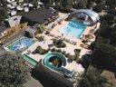 Camping Pas Cher vous présente avec son site Officiel campingpascher.fr, le Camping Le Beaulieu classé 4 étoiles, situé sur la commune de Puilboreau dans le département Charente-maritime (Poitou Charentes) en France. Le camping Le Beaulieu, vous présente un hébergement de type mobil-home de 15 m² et télévision. Le camping Le Beaulieu vous propose du lundi 28 septembre au lundi 05 octobre 2026 pour 7 nuits à 343€. Cette location propose 146 dates différentes pour réserver votre séjour. Découvrez également les 3 autres gammes d'hébergements du camping. Les Avis clients pour le Camping Le Beaulieu sont excellents avec une note moyenne de 8 sur 10. Parc aquatique, Piscine couverte, Piscine extérieure, Animations familiales, Club ados, Club enfants, Aire de jeux enfants, Baby-foot, Centre équestre, Court de tennis, Cyclisme, Golf, Ping-pong, Pétanque, Terrain de volley-ball, Restaurant, Snack/Bar, Supermarché,... En savoir plus : cliquez-ICI.